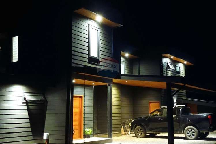 En venta casa exclusiva, vista al lago - pucón