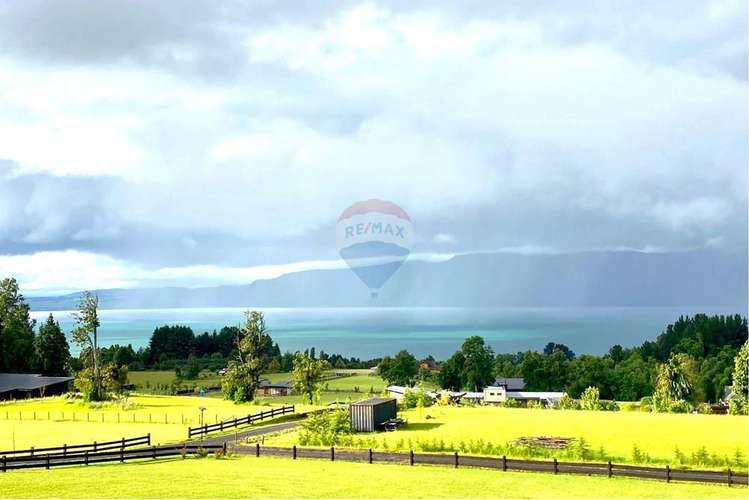 En venta casa exclusiva, vista al lago - pucón