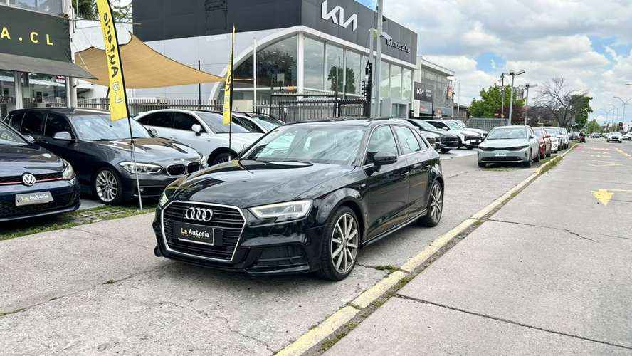 Audi A3 SPORTBACK TFSI 1 4 AUT (2018) - Imagen 2