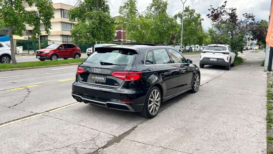 Audi A3 SPORTBACK TFSI 1 4 AUT (2018) - Imagen 4