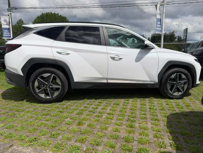 Hyundai Tucson NX4 1.6T HEV AT PLUS FL 2025 - Imagen 4