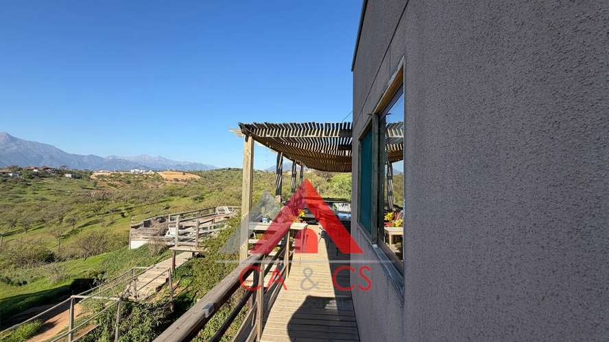 PARCELA CON CASA Y PISCINA 3 DORM, 3 BAÑOS EN CONDOMINIO