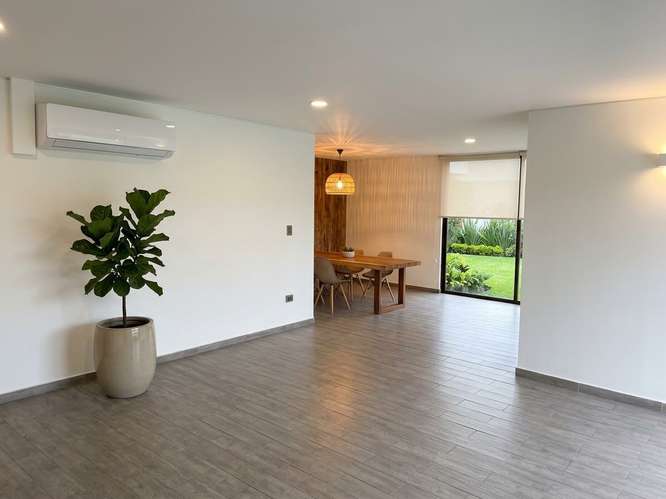 EN ARRIENDO EXCLUSIVA CASA MODERNA EN CHICUREO - Imagen 4