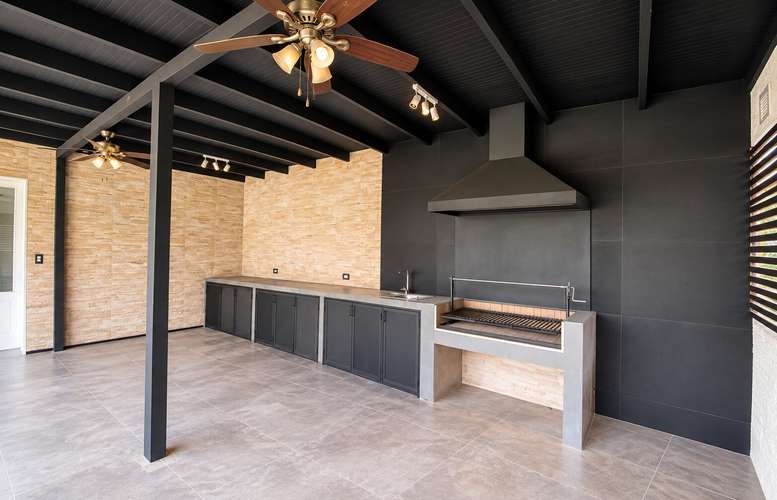 EN ARRIENDO EXCLUSIVA CASA MODERNA EN CHICUREO - Imagen 18