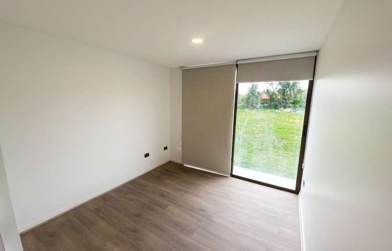 EN ARRIENDO EXCLUSIVA CASA MODERNA EN CHICUREO - Imagen 15