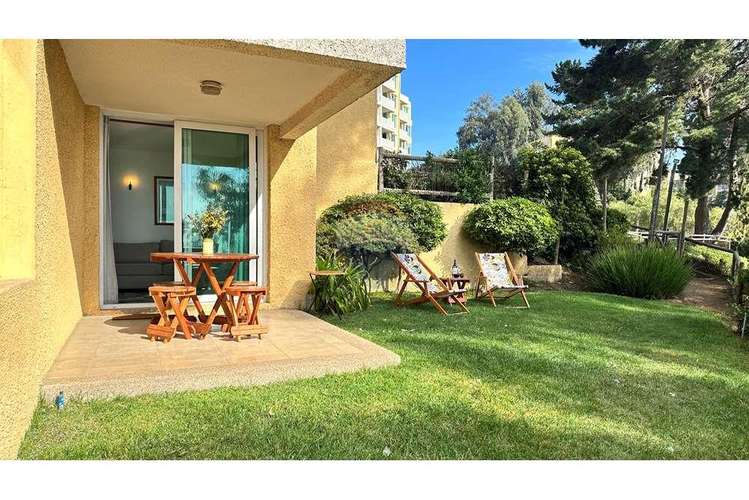 Jardin privado con vista privilegiada al mar