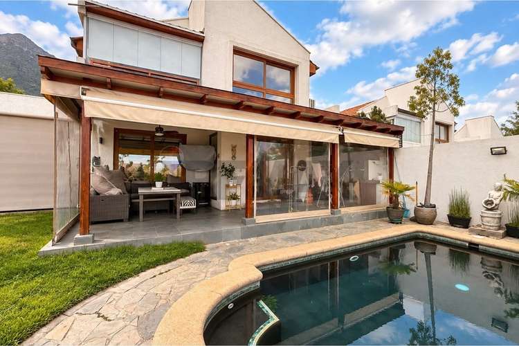 Casa en venta en peñalolén | condominio cumbres