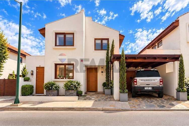 Casa en venta en peñalolén | condominio cumbres