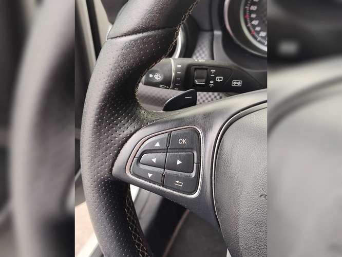 MERCEDES-BENZ A 200d 2017 - Imagen 14