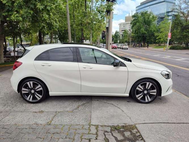 MERCEDES-BENZ A 200d 2017 - Imagen 4