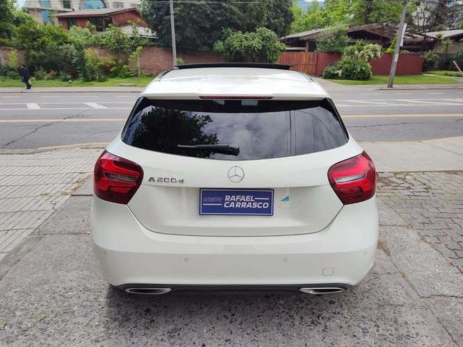 MERCEDES-BENZ A 200d 2017 - Imagen 6