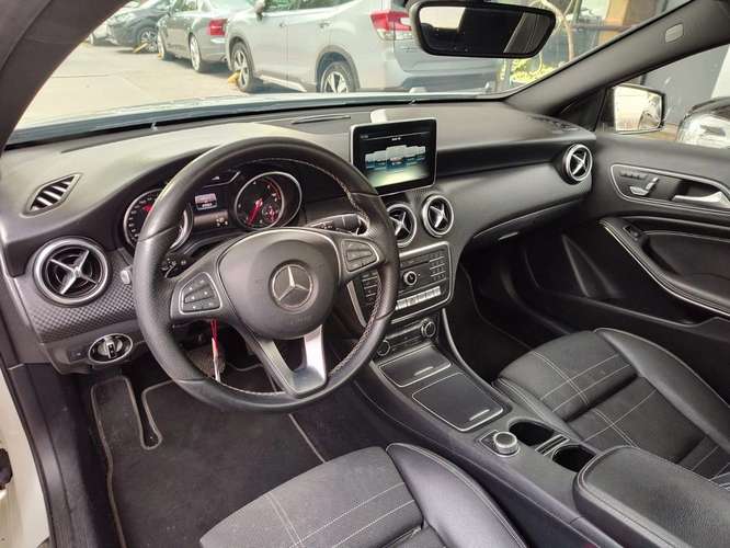 MERCEDES-BENZ A 200d 2017 - Imagen 10