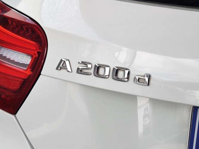 MERCEDES-BENZ A 200d 2017 - Imagen 9