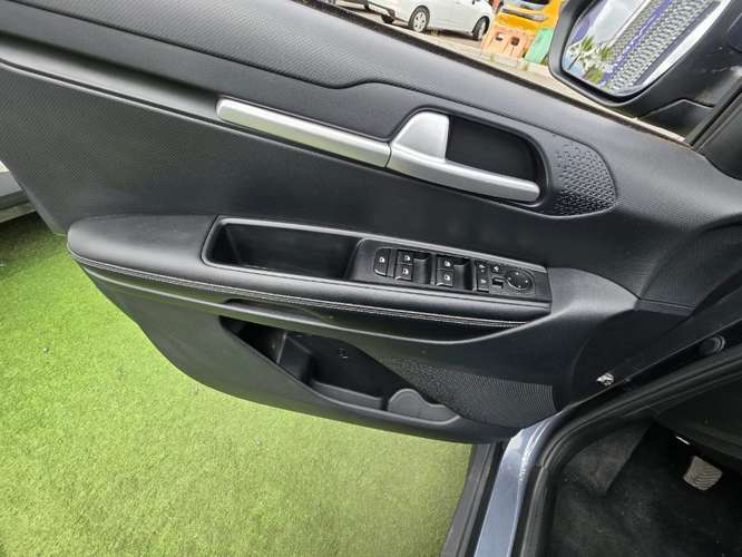 Kia Sonet 1.5 EX FULL 4X2 6MT 5P 2025