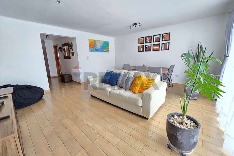 Edificio ideal inversión con 2 duplex  central - Imagen 3