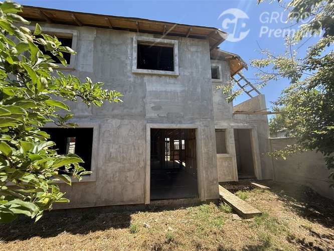 Oficinas + casa nueva en centro de Pitrufquén | 8 privados |