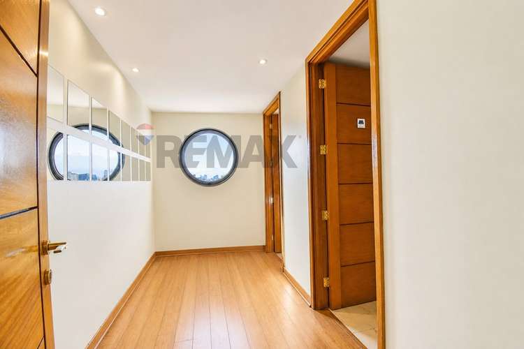 Exclusivo penthouse en el golf ! 4d + sala - Imagen 17
