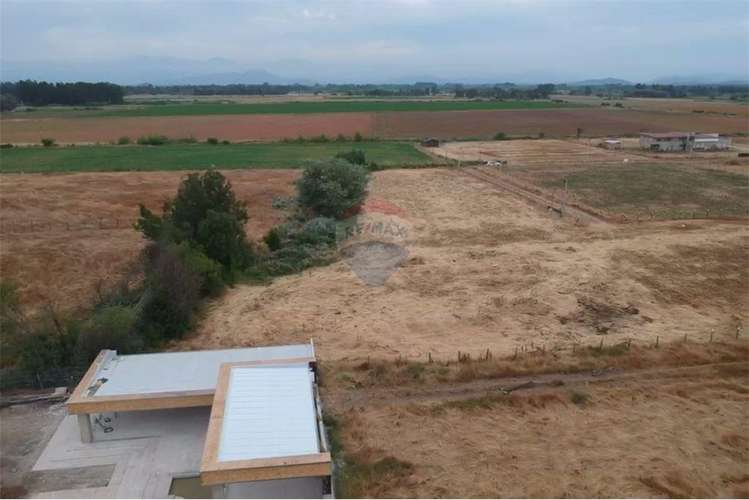 Se vende en loteo doña isidora 7.500 m2