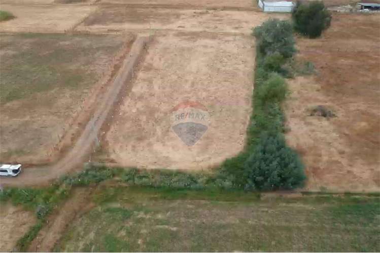 Se vende en loteo doña isidora 7.500 m2