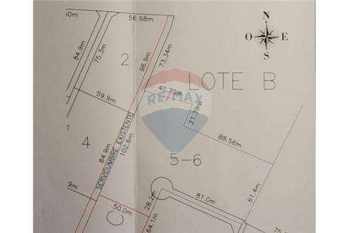 Se vende en loteo doña isidora 7.500 m2