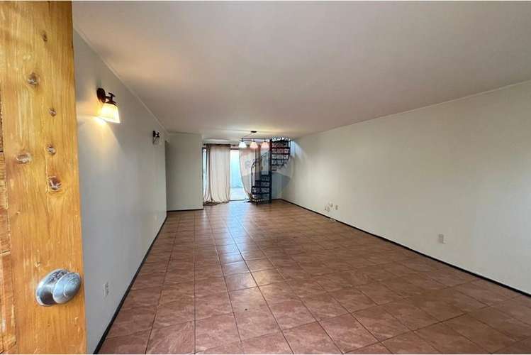 Se vende casa de 2 pisos en alameda de talca - Imagen 3