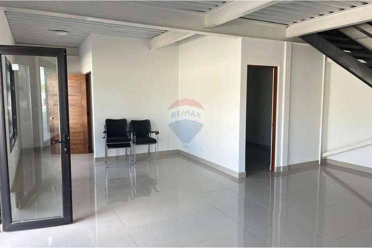 Se arriendan bodegas 510 m2, y 492 m2 como nuevas