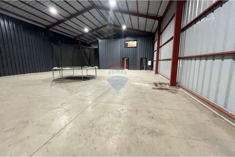 Se arriendan bodegas 510 m2, y 492 m2 como nuevas