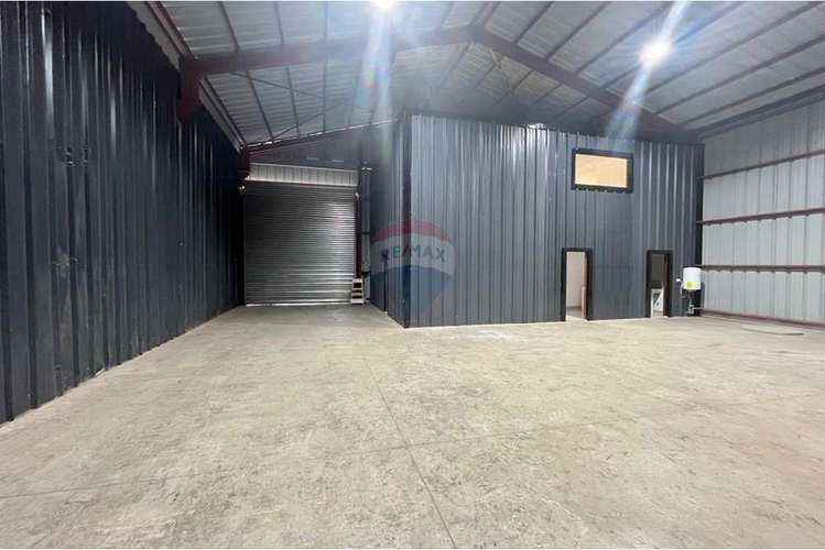 Se arriendan bodegas 510 m2, y 492 m2 como nuevas