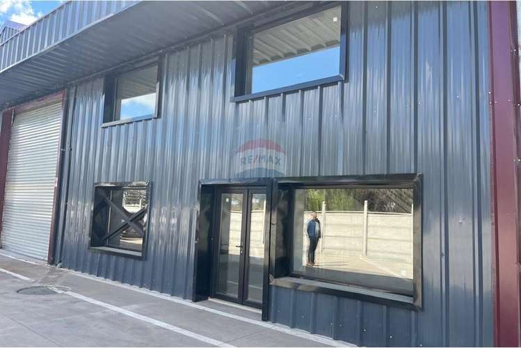 Se arriendan bodegas 510 m2, y 492 m2 como nuevas