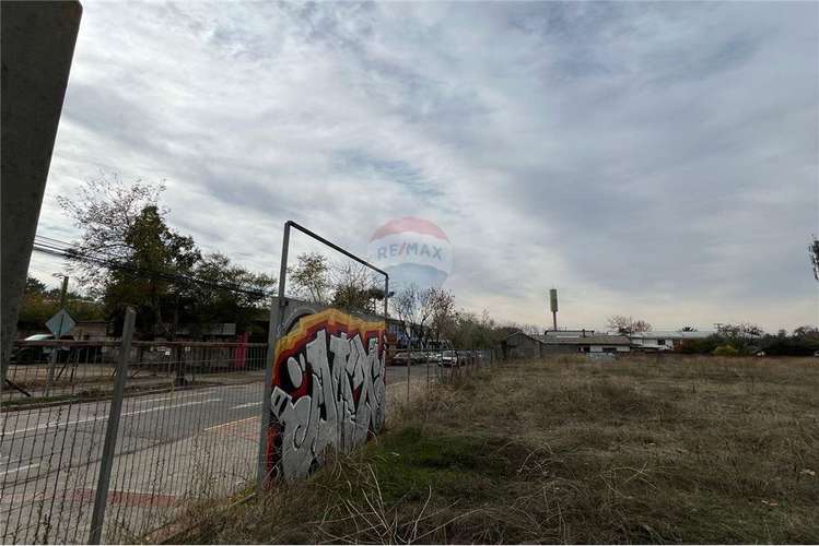 Sector plaza las heras, amplio terreno esquina.