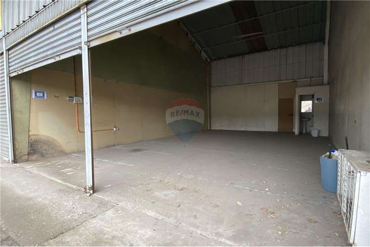 Se arriendan locales comerciales av. cancha rayada