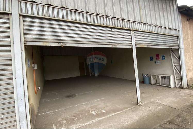 Se arriendan locales comerciales av. cancha rayada