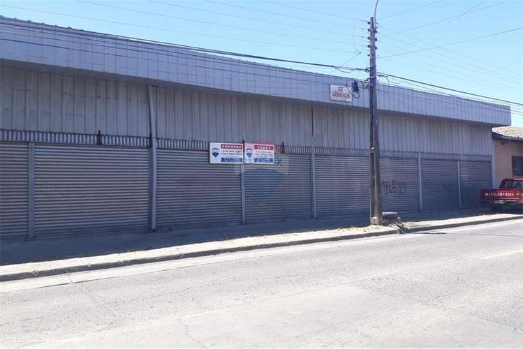 Se arriendan locales comerciales av. cancha rayada