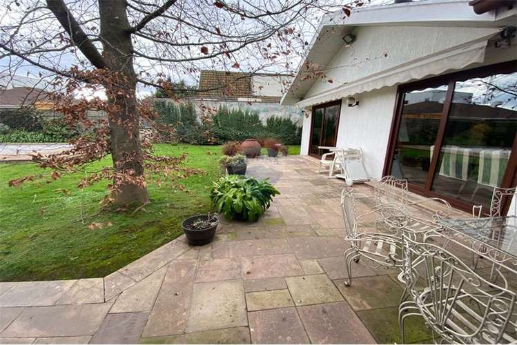 Se vende exclusiva casa central en curico, 400 m2