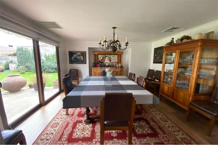 Se vende exclusiva casa central en curico, 400 m2