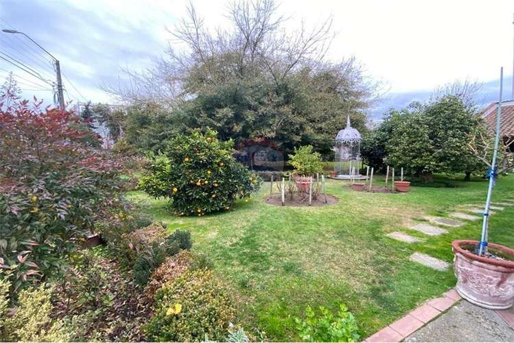 Se vende exclusiva casa central en curico, 400 m2