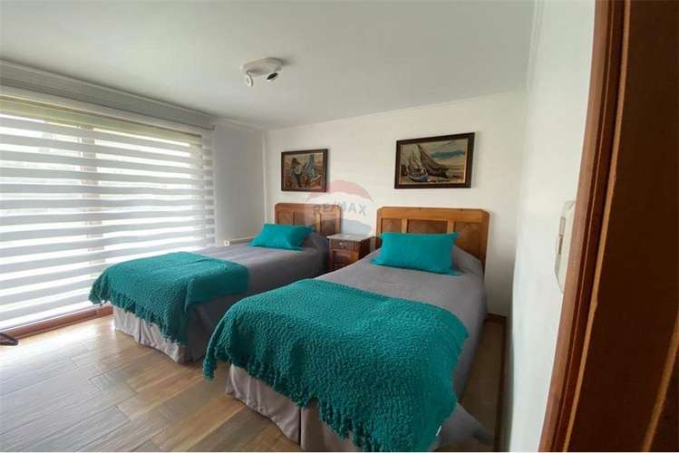 Se vende exclusiva casa central en curico, 400 m2