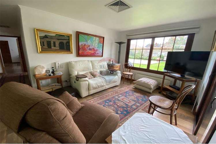 Se vende exclusiva casa central en curico, 400 m2