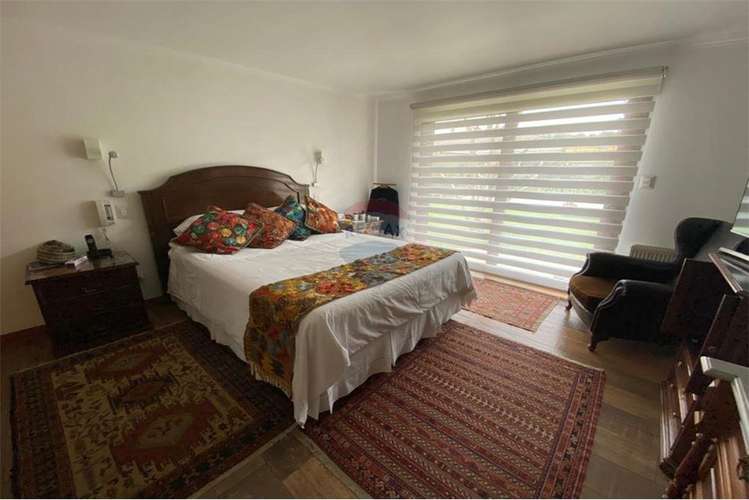 Se vende exclusiva casa central en curico, 400 m2