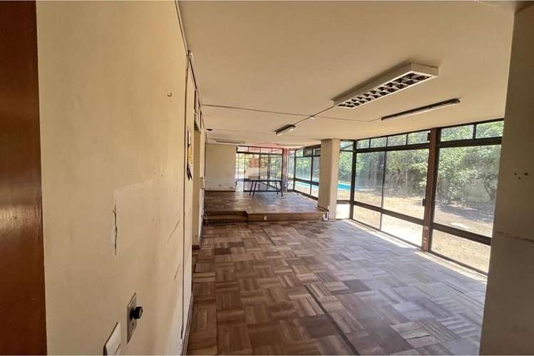 Se arrienda oficina/ clinica / local en 1 ote 1565
