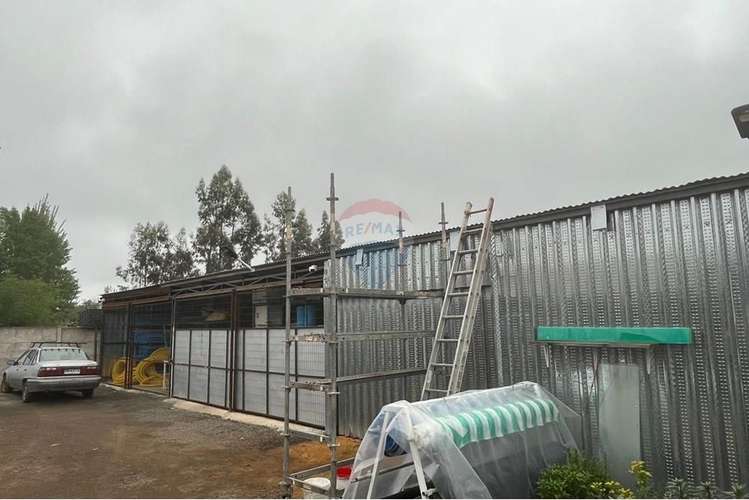 Se vende ferreteria centro de cumpeo, rio claro