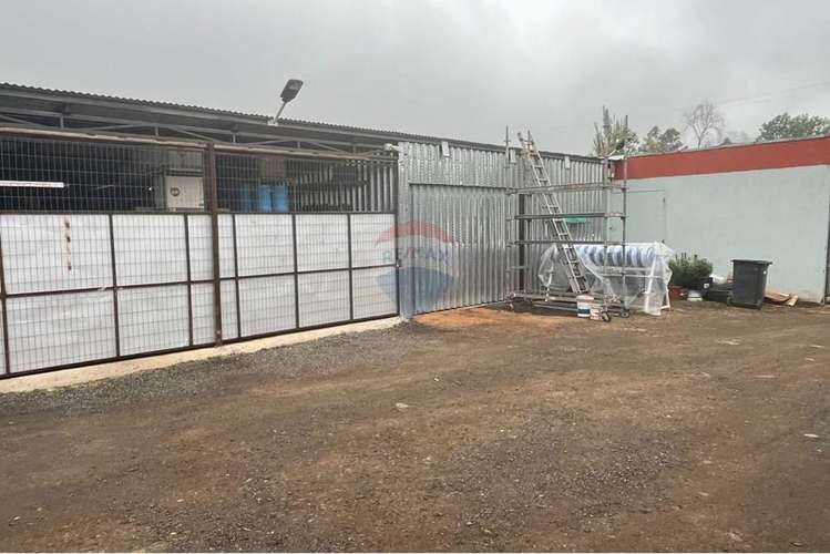 Se vende ferreteria centro de cumpeo, rio claro