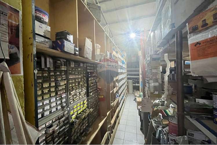 Se vende ferreteria centro de cumpeo, rio claro