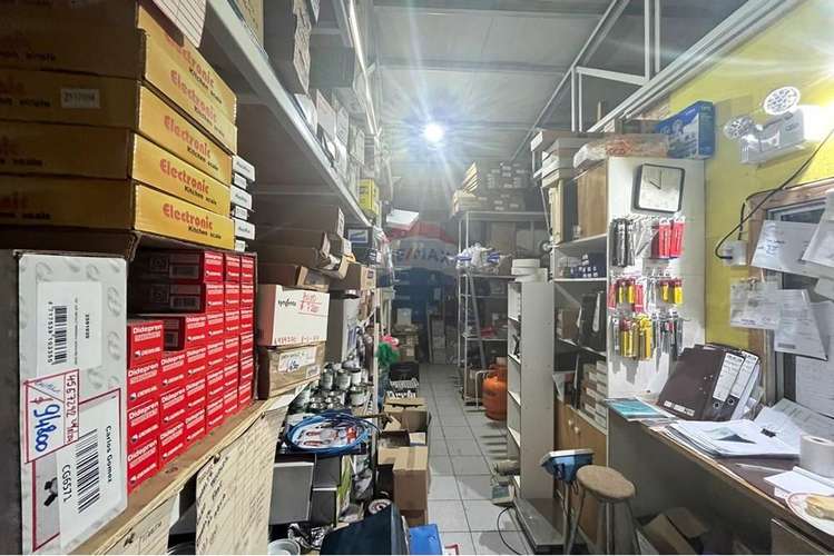 Se vende ferreteria centro de cumpeo, rio claro