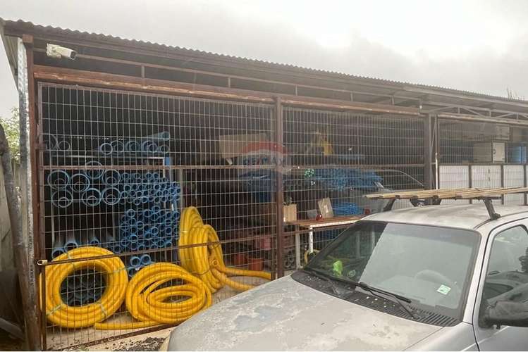 Se vende ferreteria centro de cumpeo, rio claro
