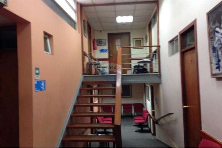 Se vende centro medico en linares.
