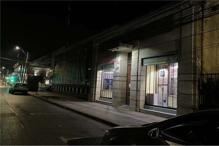 Se vende centro medico en linares.