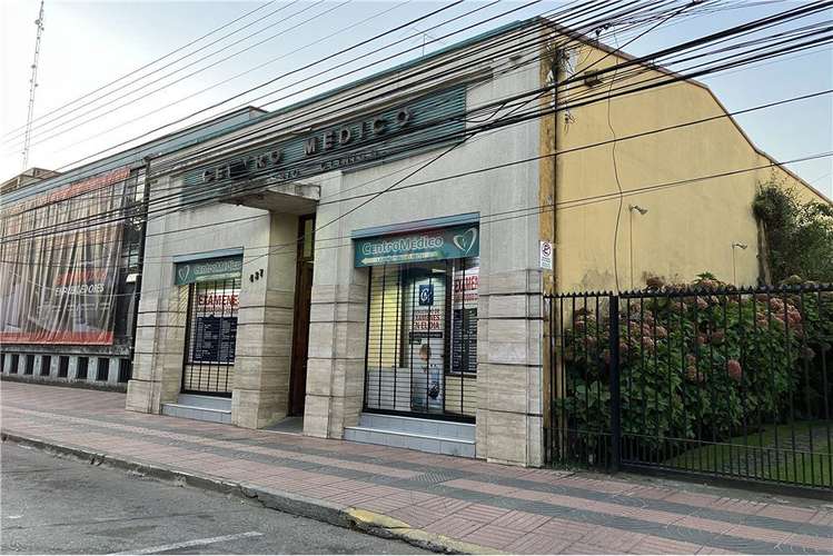 Se vende centro medico en linares.