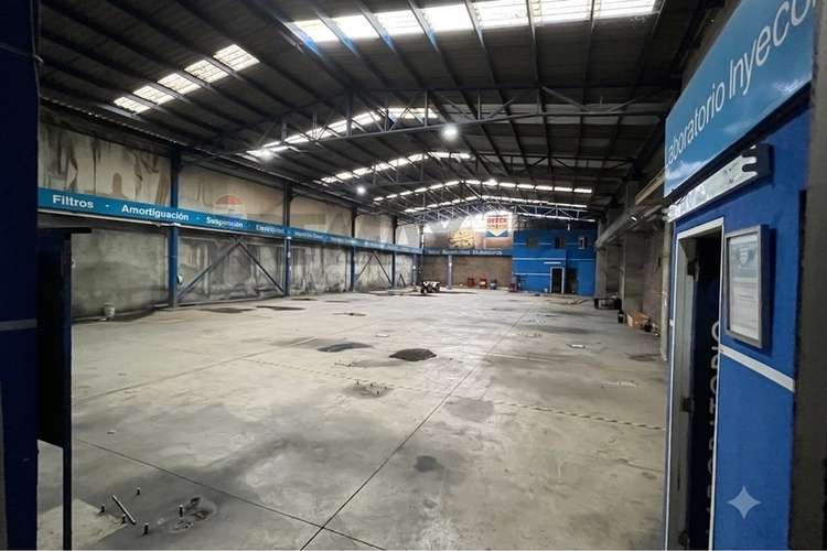 Se vende bodega/ local con oficinas talca