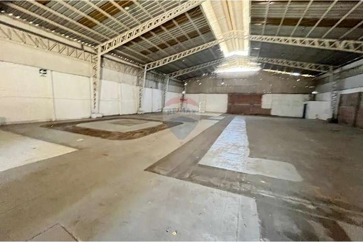 Arrienda bodega 682 m2 av. cancha rayada talca